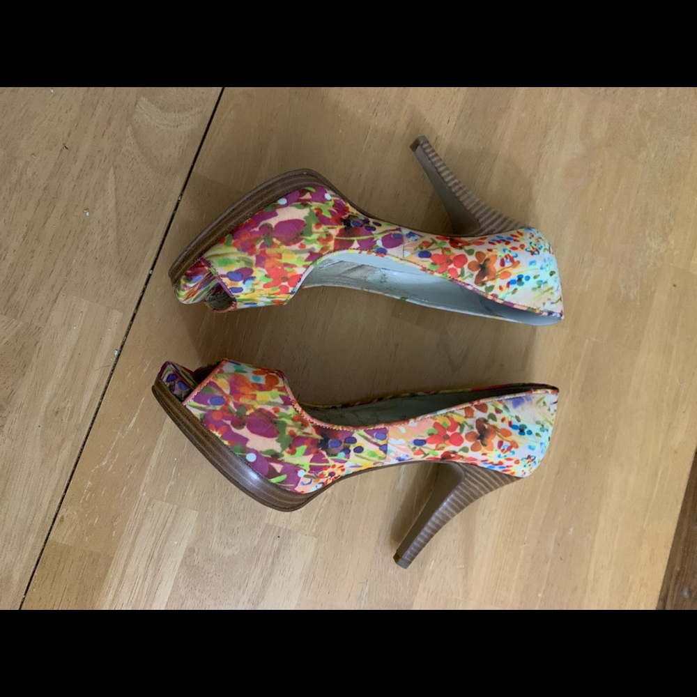 📦  Colorful Nine West heels